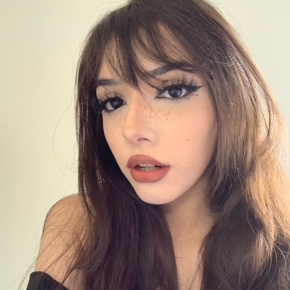 Meet your Posher, Mina - Picture 1 of 1